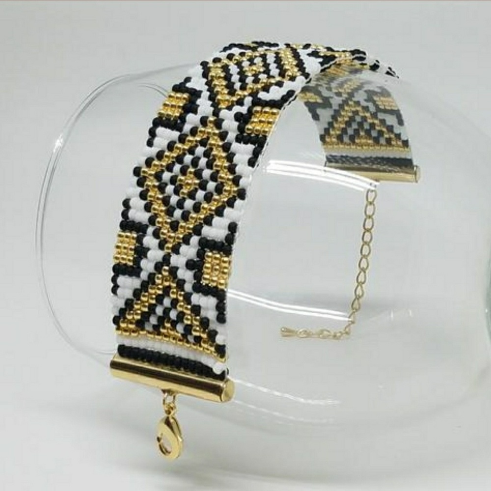 Beaded Bracelet!🌹 Native American Desing!